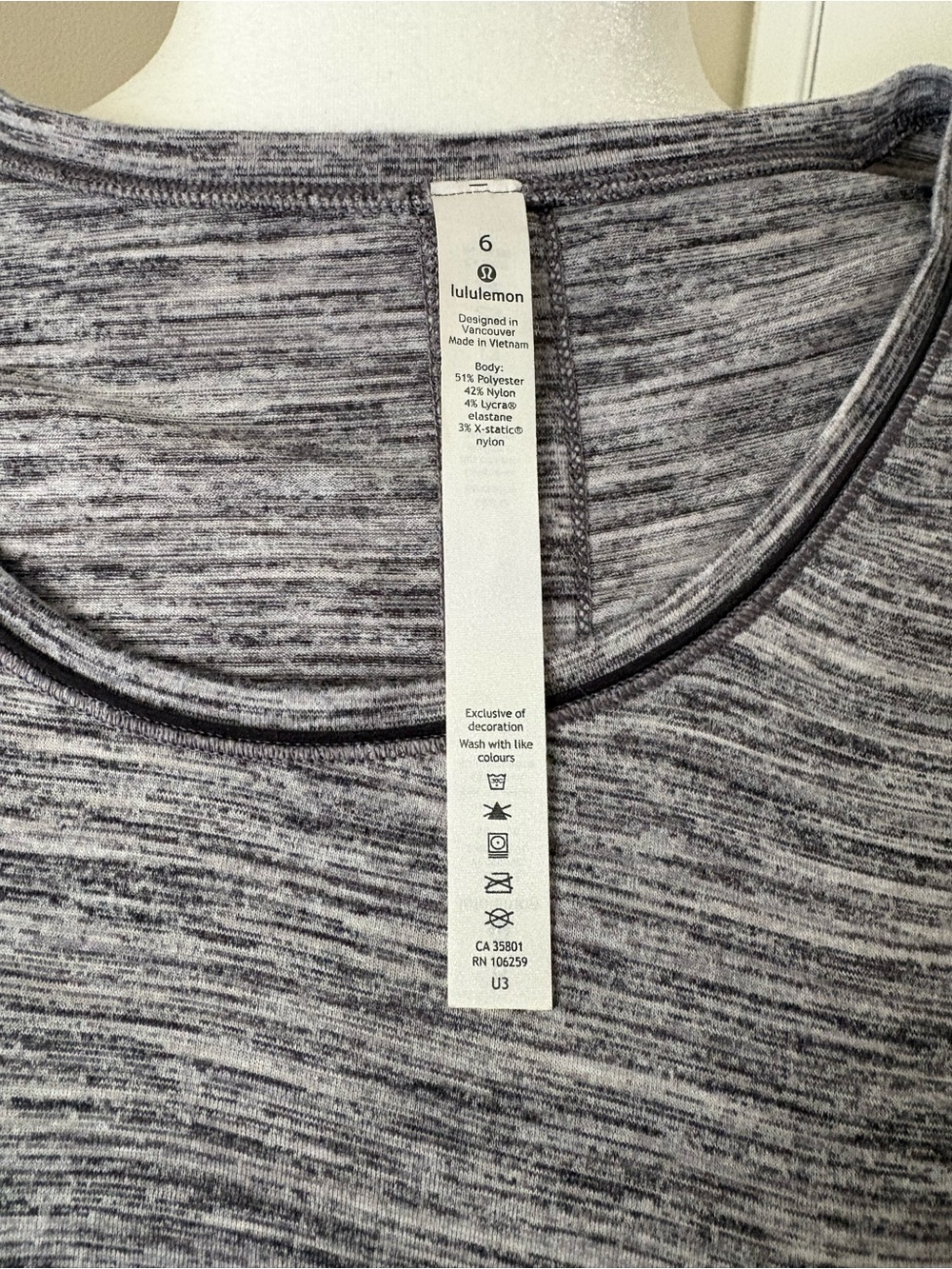 lululemon athletica Heathered Gray Long-Sleeve Scoop Neck Top - Picture 4 of 5